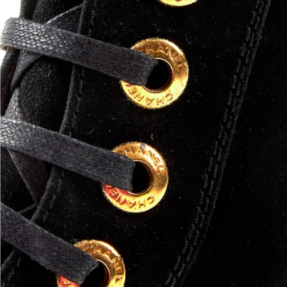 SPECTACULAR❤️ Chanel Letters Suede Wedge Logo Boots - Picture 7 of 8